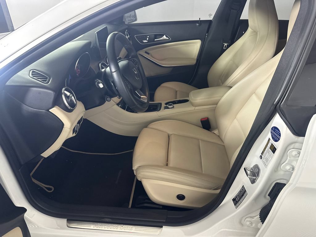 Used 2018 Mercedes-Benz CLA 250 image 3