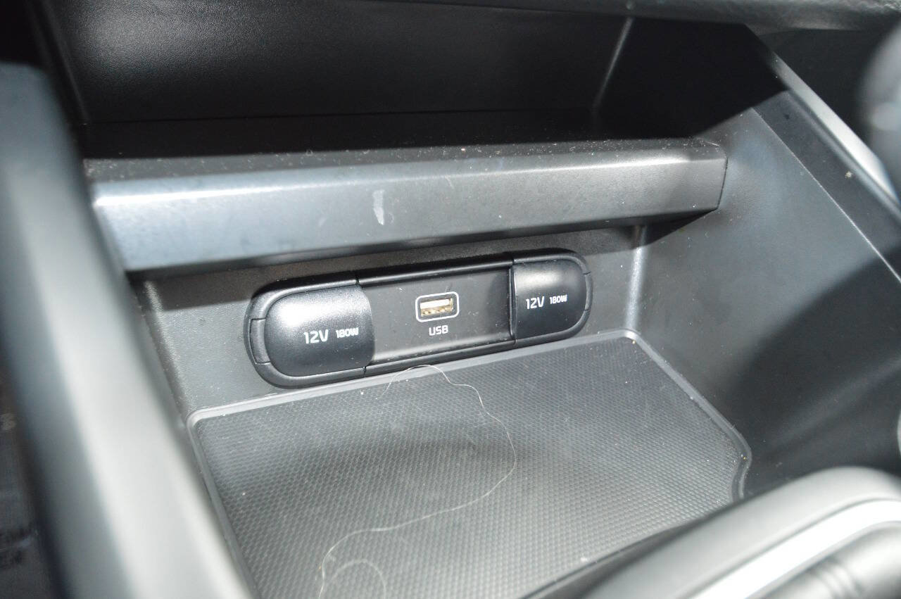 Used 2025 Kia Soul LX image 23