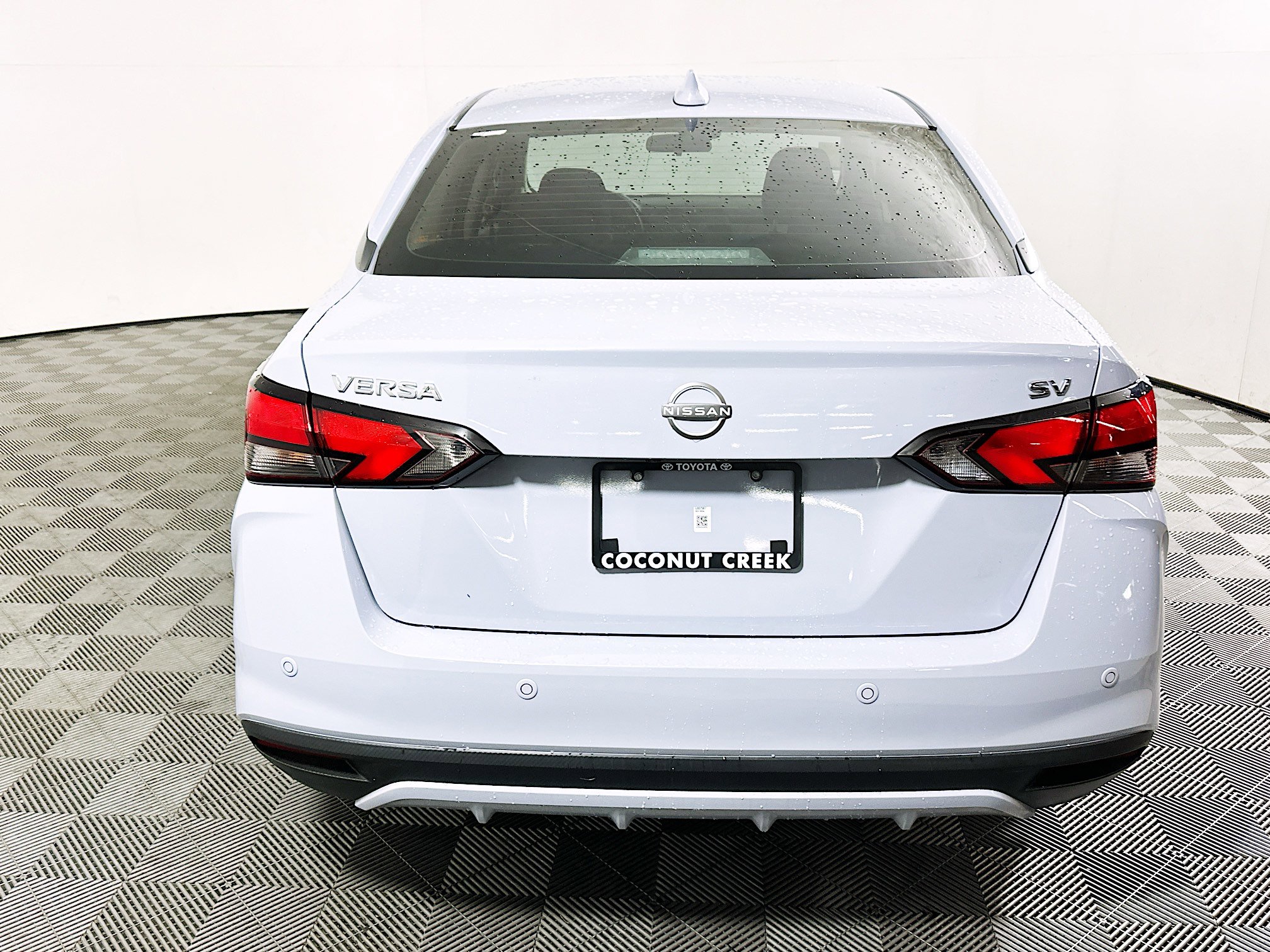Used 2024 Nissan Versa SV w/ Trunk Package FWD image 4