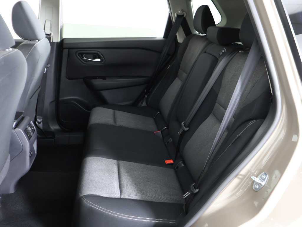 Used 2024 Nissan Rogue SV AWD/4WD image 32