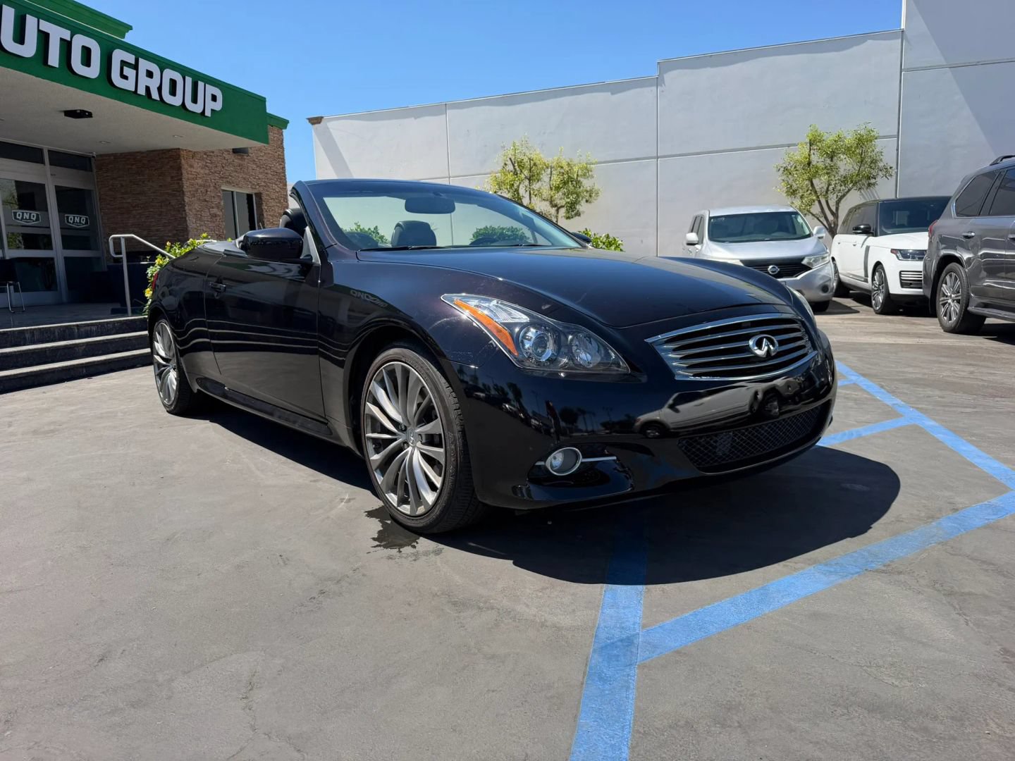 Used 2011 INFINITI G37 Convertible w/ Premium Pkg RWD image 3