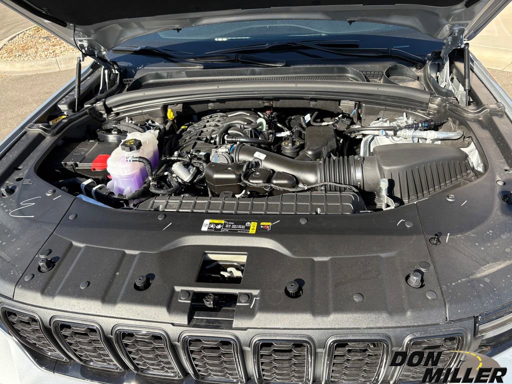 New 2025 Jeep Grand Cherokee Altitude image 29