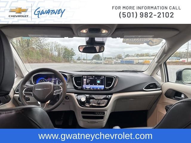 Used 2024 Chrysler Pacifica Touring-L image 22