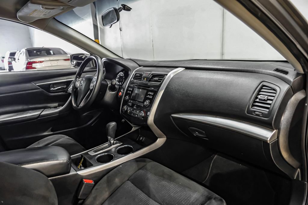 Used 2015 Nissan Altima 2.5 S w/ Special Edition Package FWD image 14