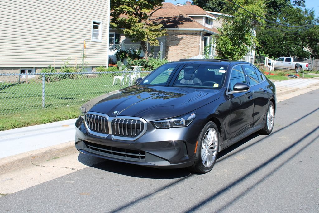 Used 2025 BMW 530i RWD image 3