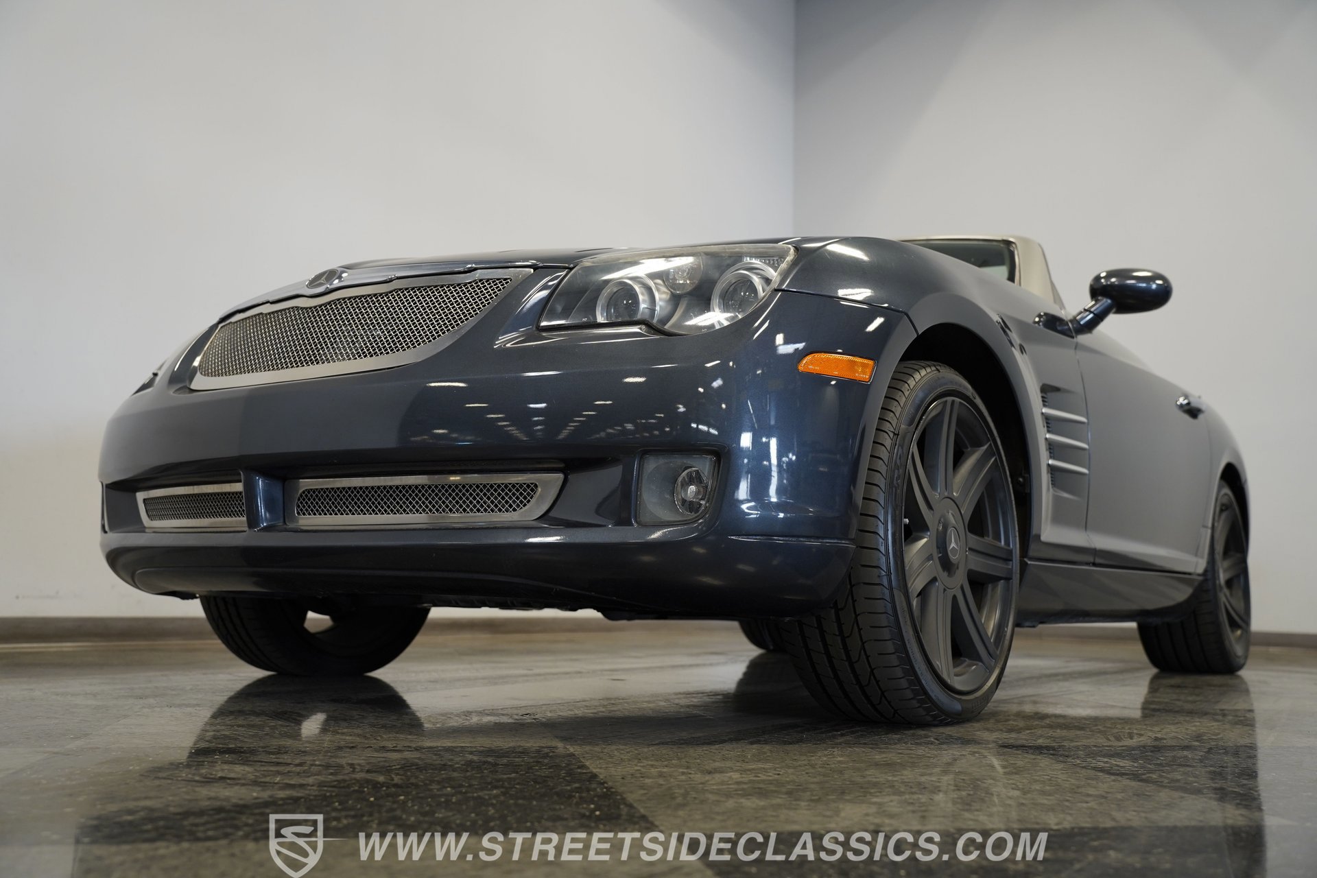 Used 2006 Chrysler Crossfire Limited image 19