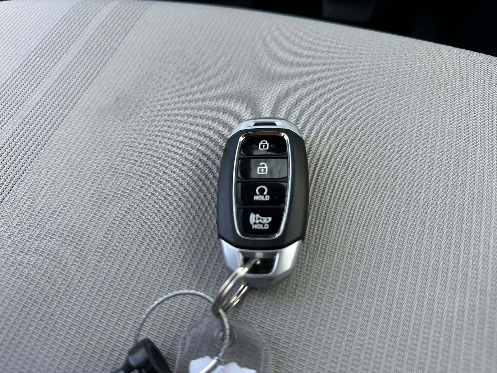 Used 2025 Hyundai Venue SEL image 24