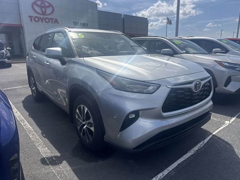 Used 2025 Toyota Highlander XLE