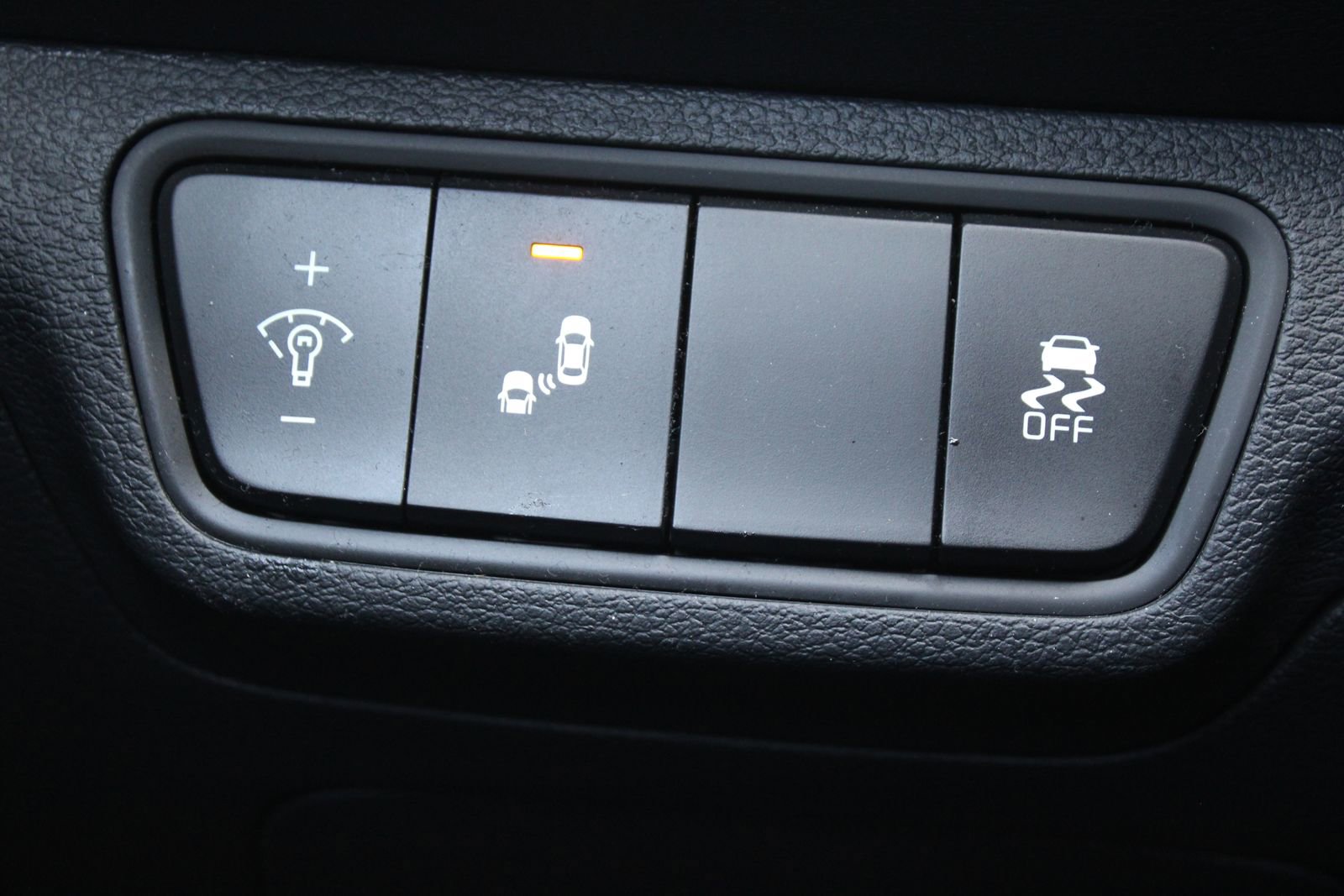 Certified 2024 Kia Forte LXS w/ LXS Technology Package image 21