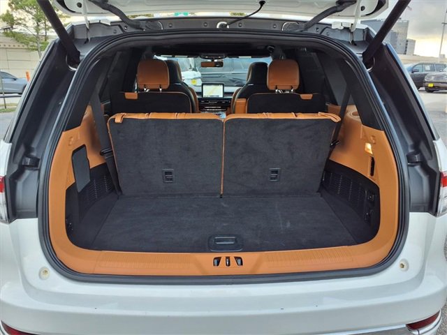 Used 2022 Lincoln Aviator Black Label w/ Dynamic Handling Package image 25