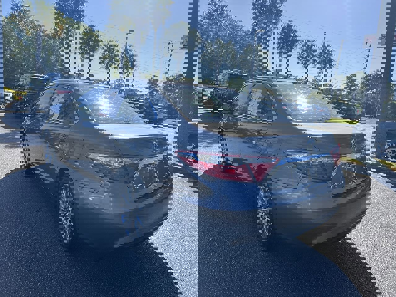 Used 2017 Toyota Camry XLE image 8