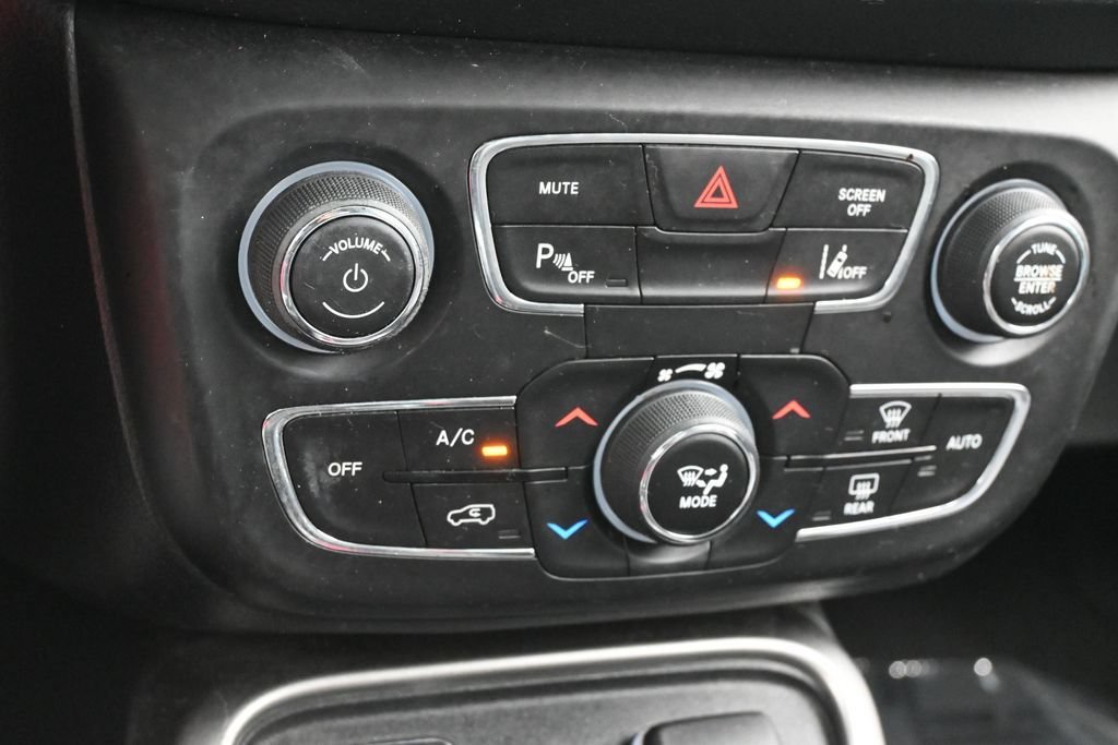 Used 2020 Jeep Compass Latitude FWD image 20