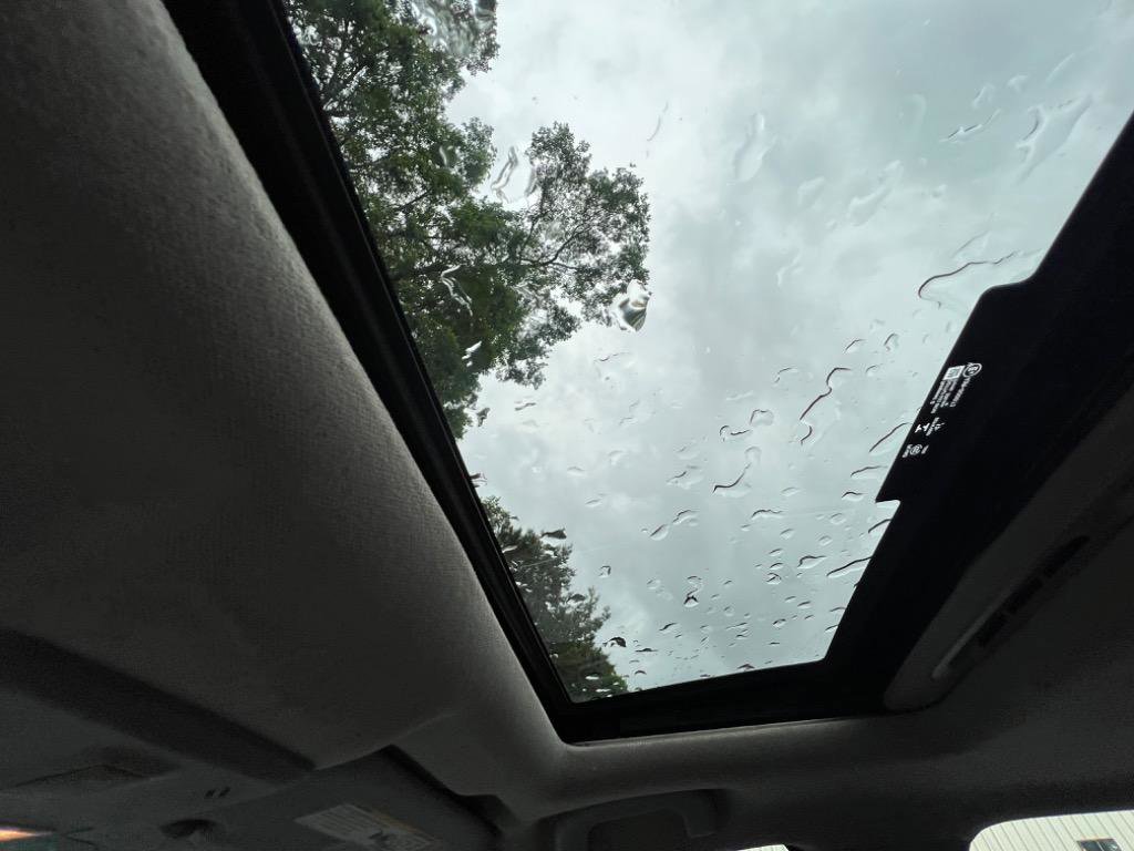 Used 2014 Chevrolet Sonic LT w/ Fun and Sun Package image 32