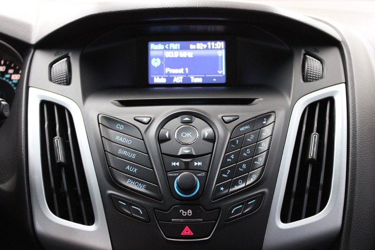 Used 2012 Ford Focus SE FWD image 18