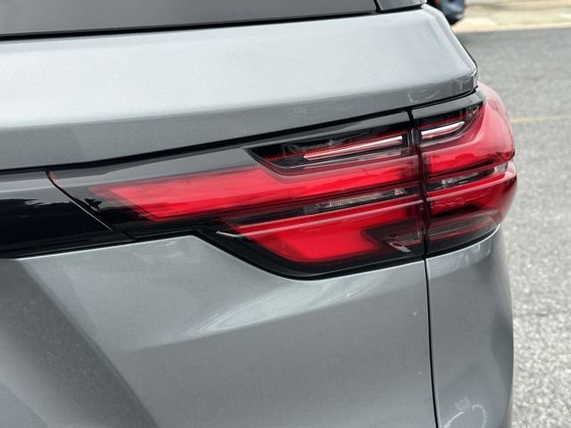 Used 2023 Chevrolet Traverse LS w/ Safety Package FWD image 29