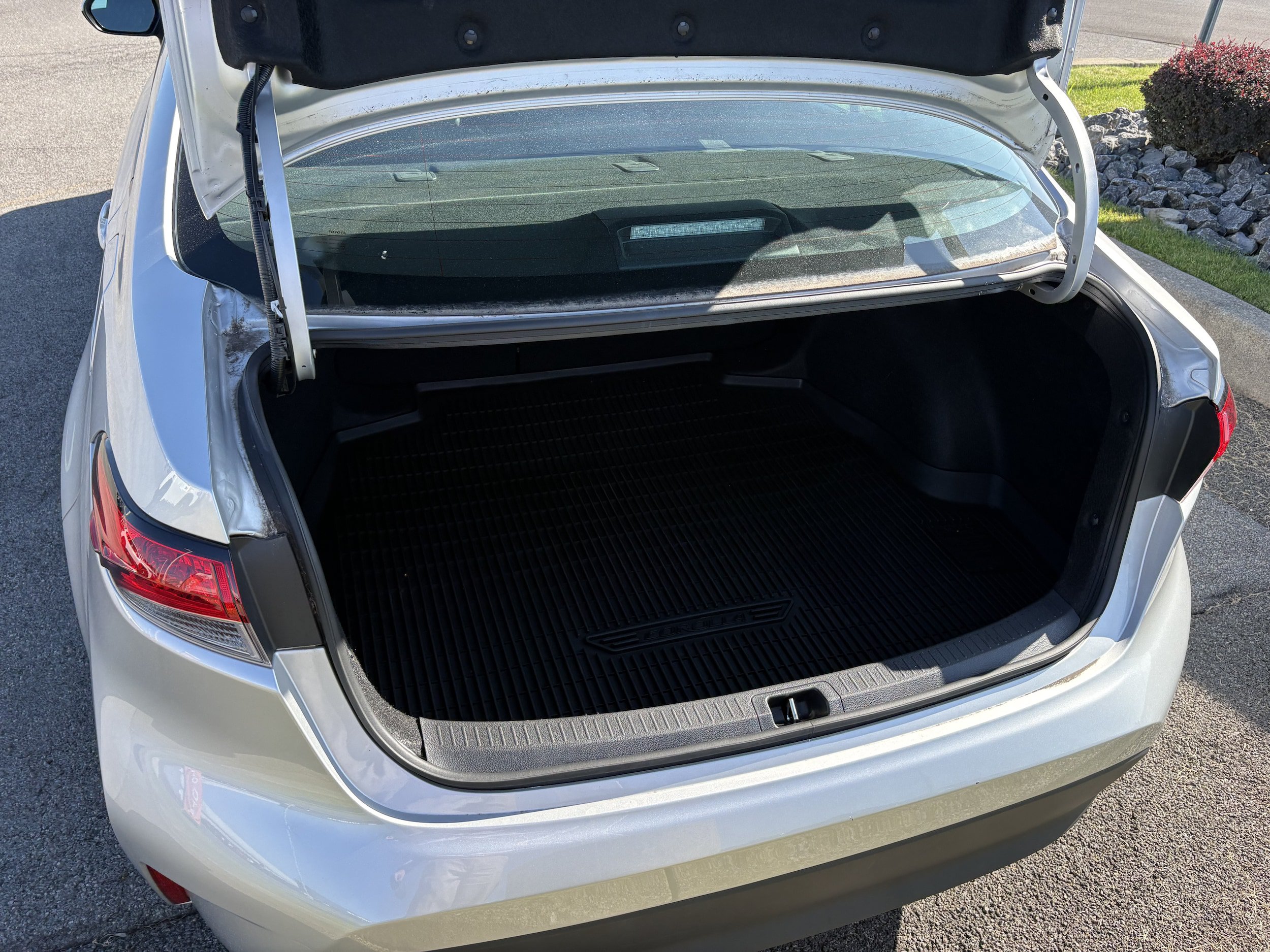 Used 2024 Toyota Corolla LE FWD image 8