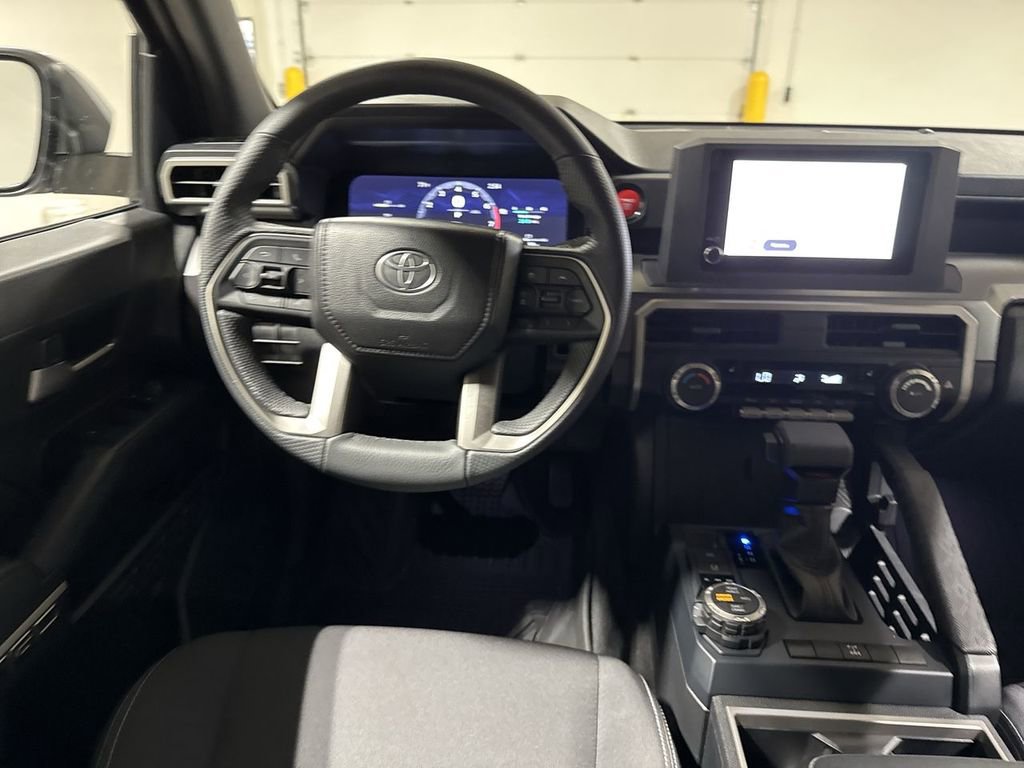 Used 2025 Toyota Tacoma TRD Off-Road image 11