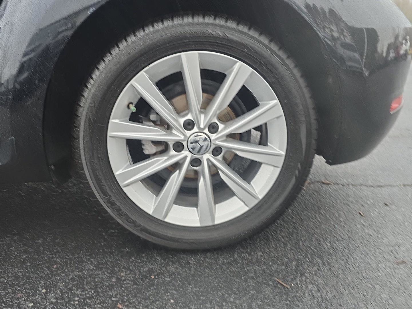 Used 2019 Volkswagen Beetle 2.0T SE image 9