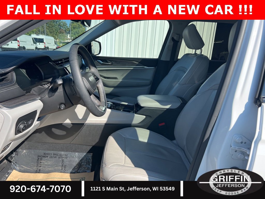 Used 2023 Jeep Grand Cherokee Overland image 17