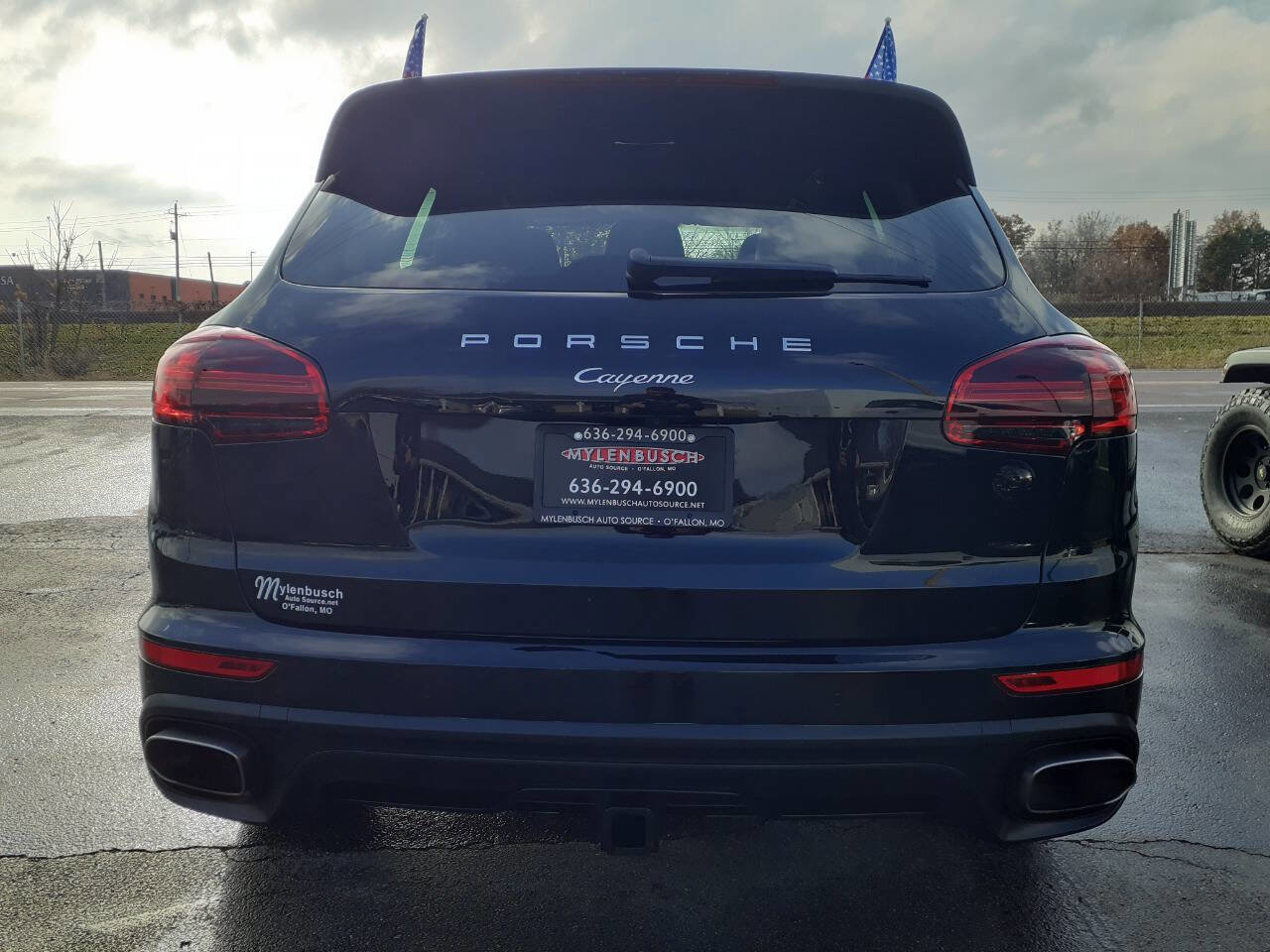 Used 2017 Porsche Cayenne Platinum Edition image 7