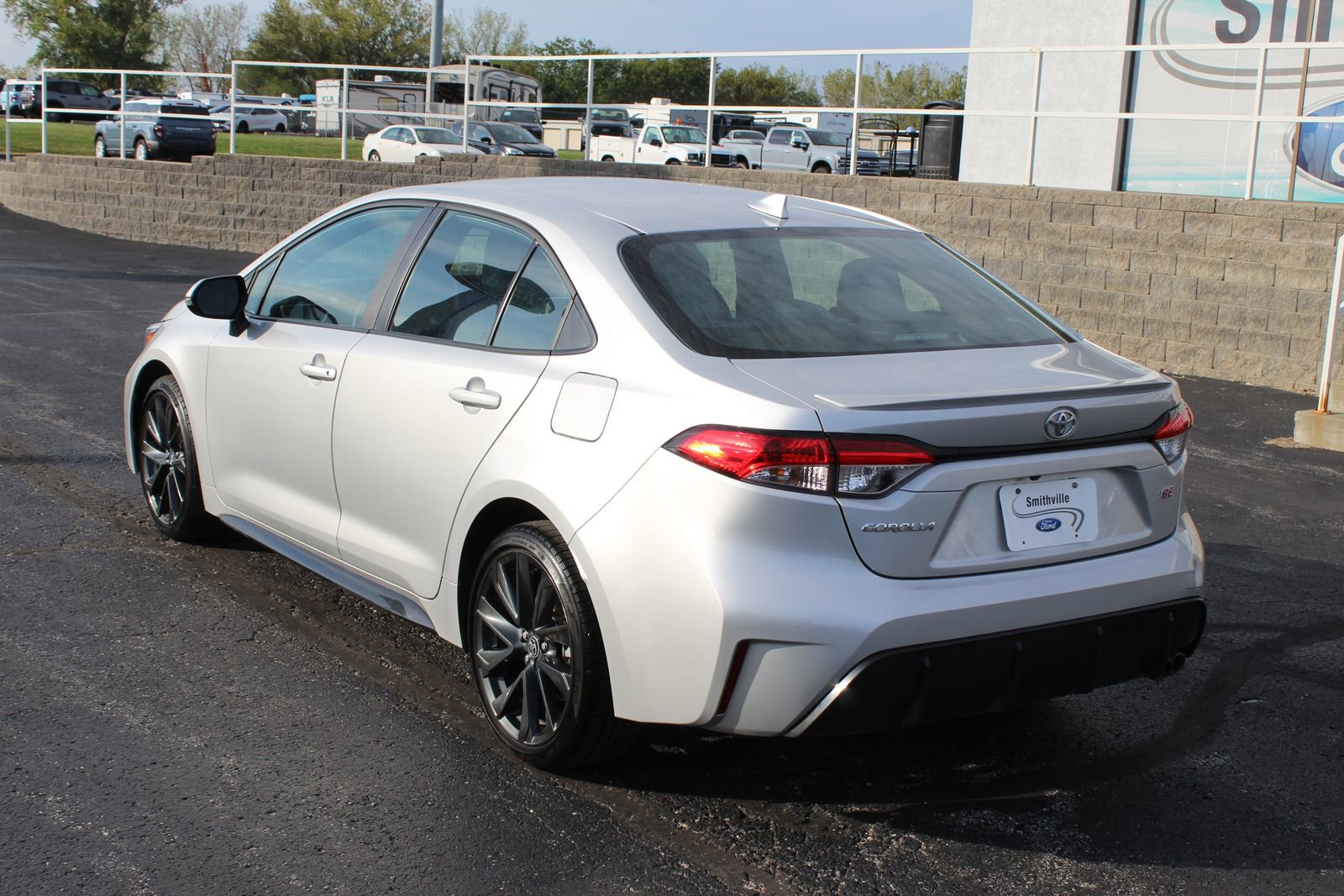 Used 2024 Toyota Corolla SE image 3