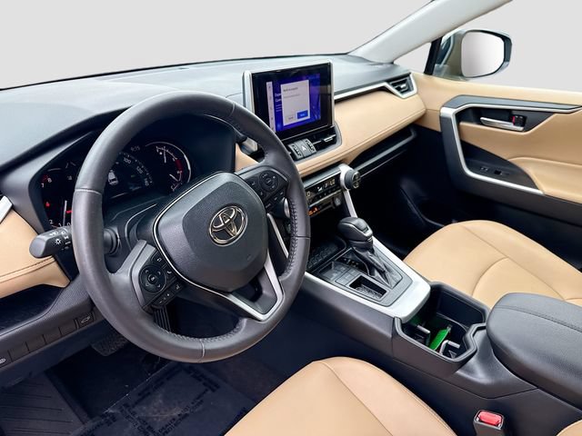 Used 2023 Toyota RAV4 XLE Premium FWD image 9