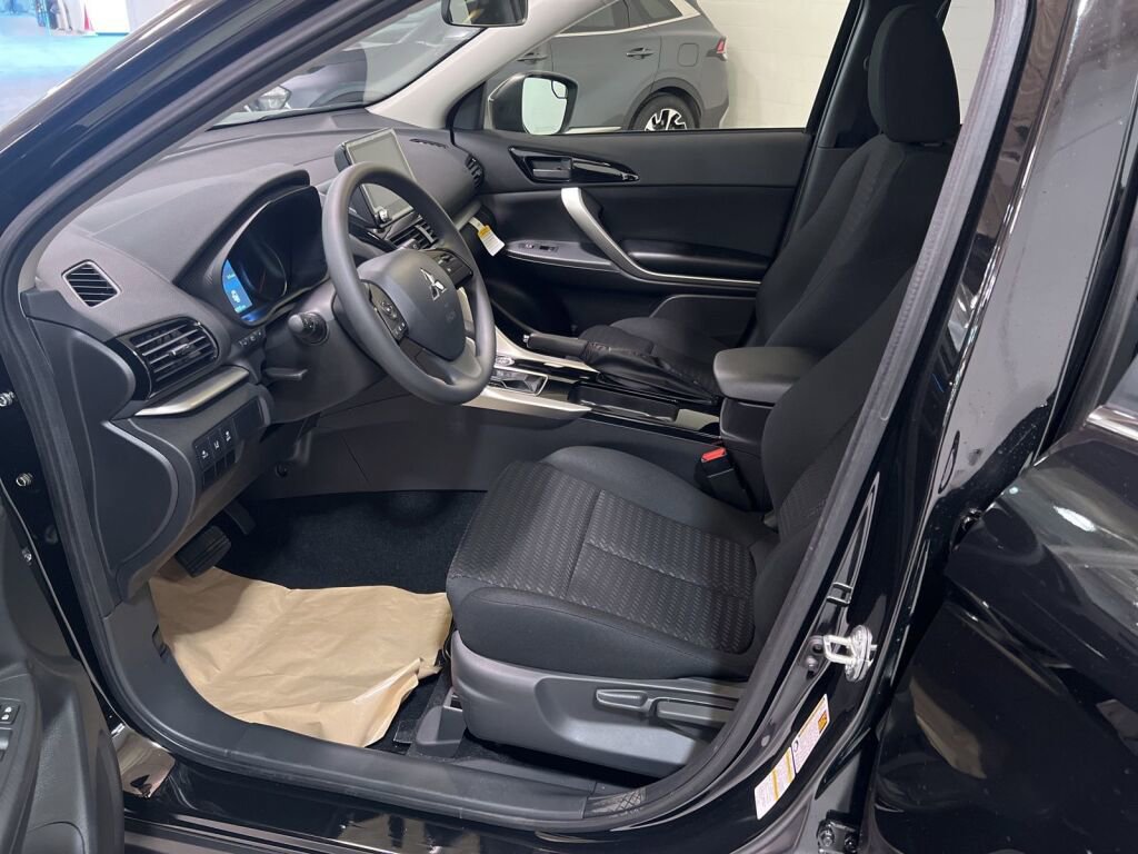New 2026 Mitsubishi Eclipse Cross ES image 9