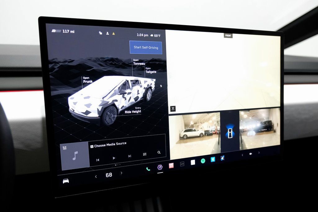 Used 2024 Tesla Cybertruck AWD Crew Cab image 21