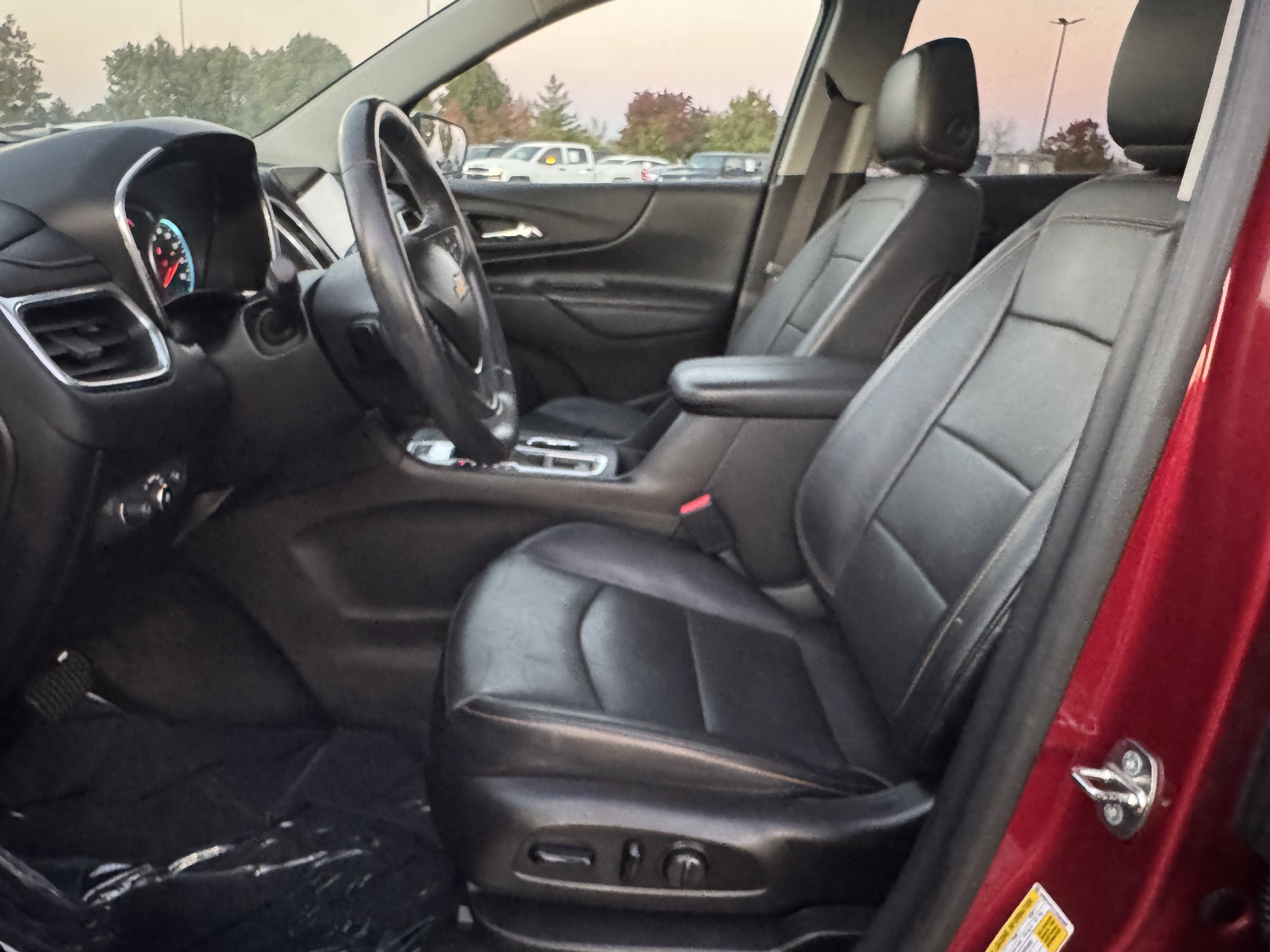 Used 2018 Chevrolet Equinox Premier AWD/4WD image 28