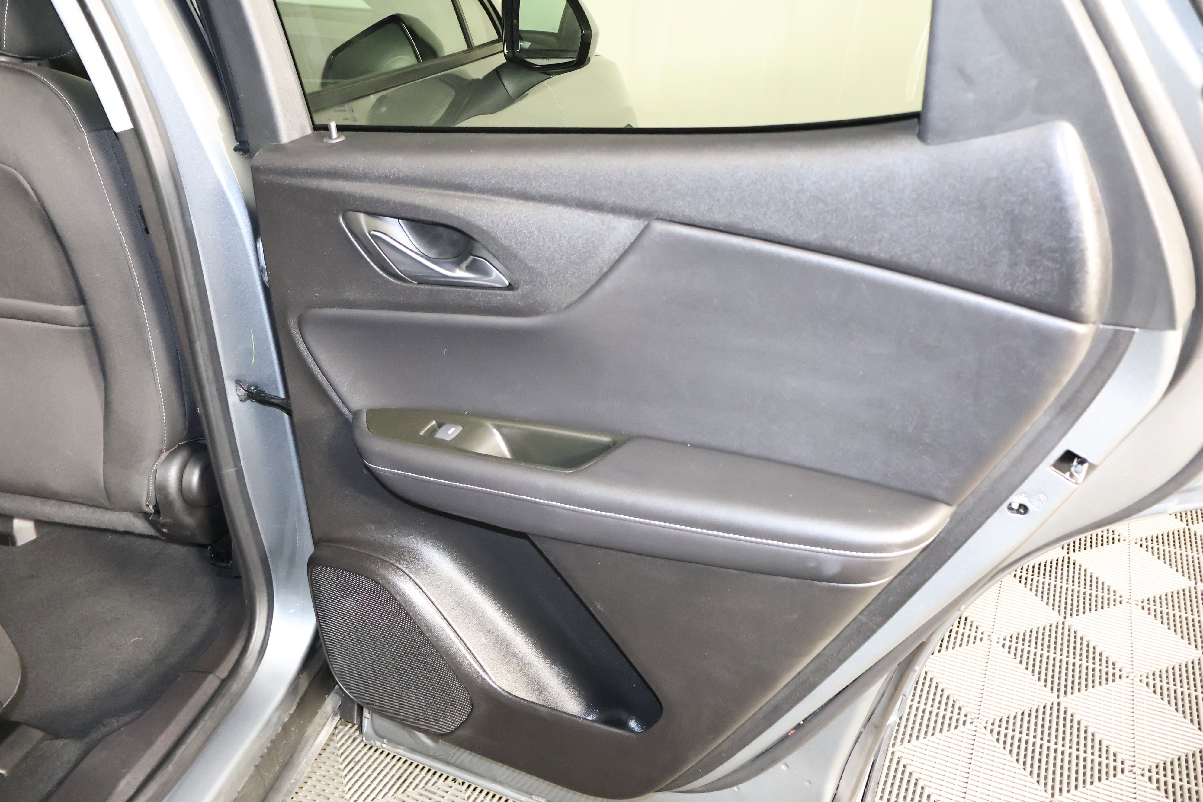 Used 2025 Chevrolet Blazer LT AWD/4WD image 42