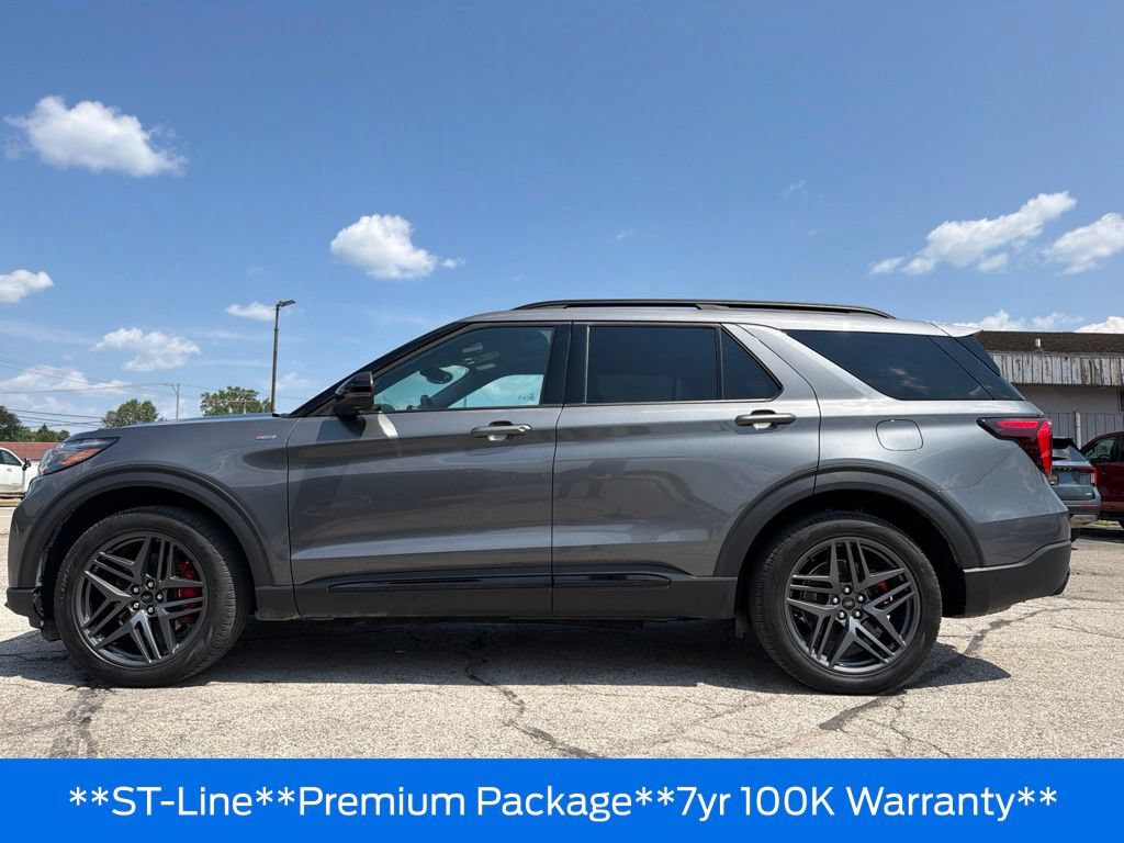 Used 2025 Ford Explorer ST-Line w/ Premium Package AWD/4WD image 2