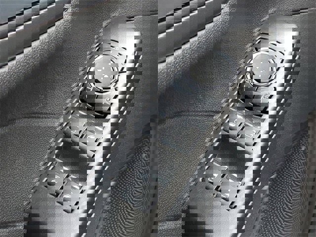 New 2025 Ford Escape SE w/ Class II Trailer Tow Package image 10