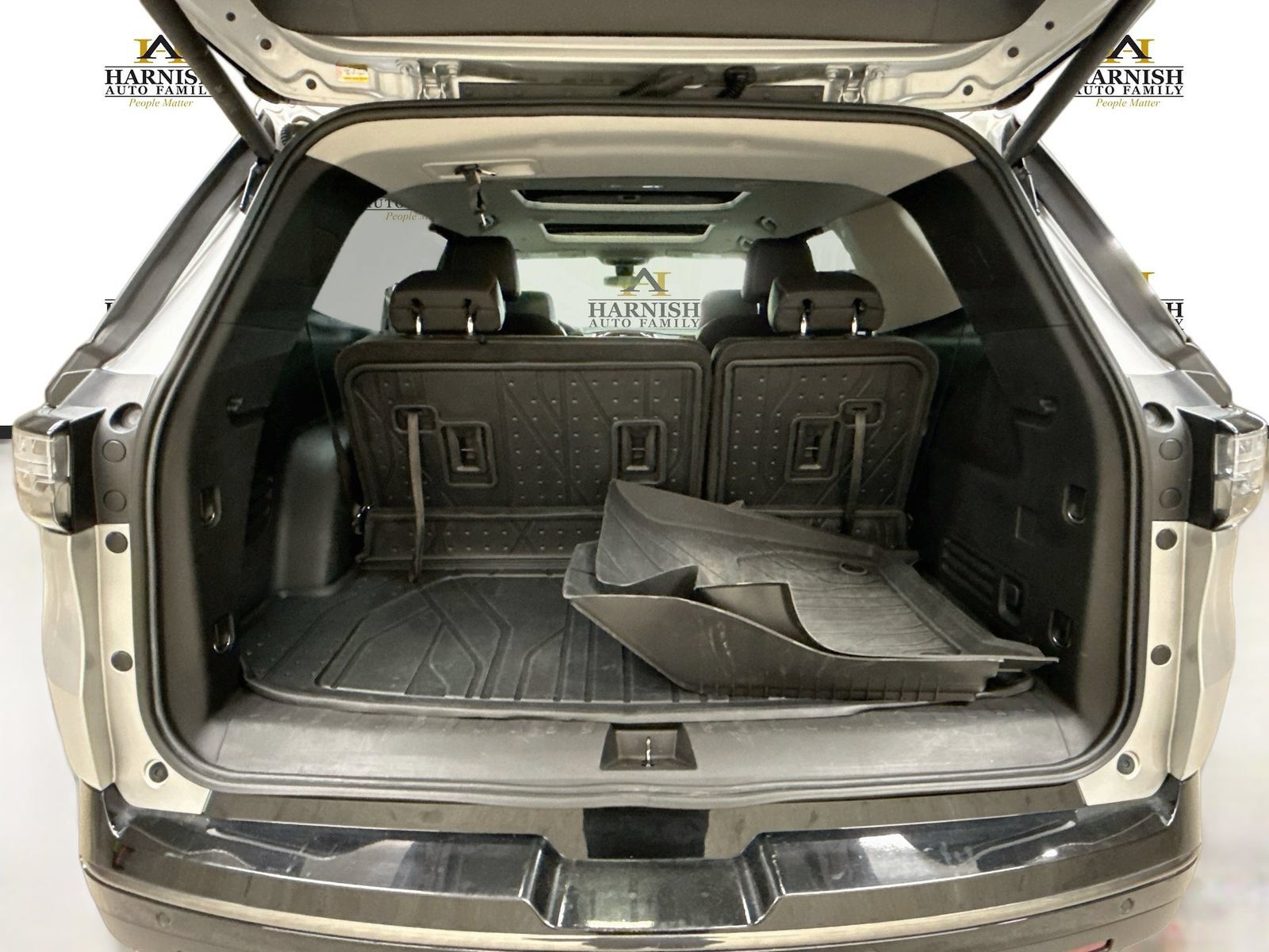 Used 2021 Chevrolet Traverse Premier w/ Redline Edition AWD/4WD image 31