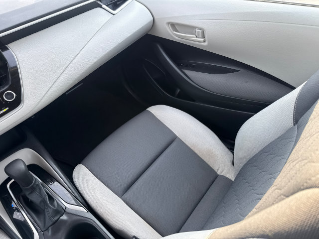 Used 2025 Toyota Corolla LE FWD image 15