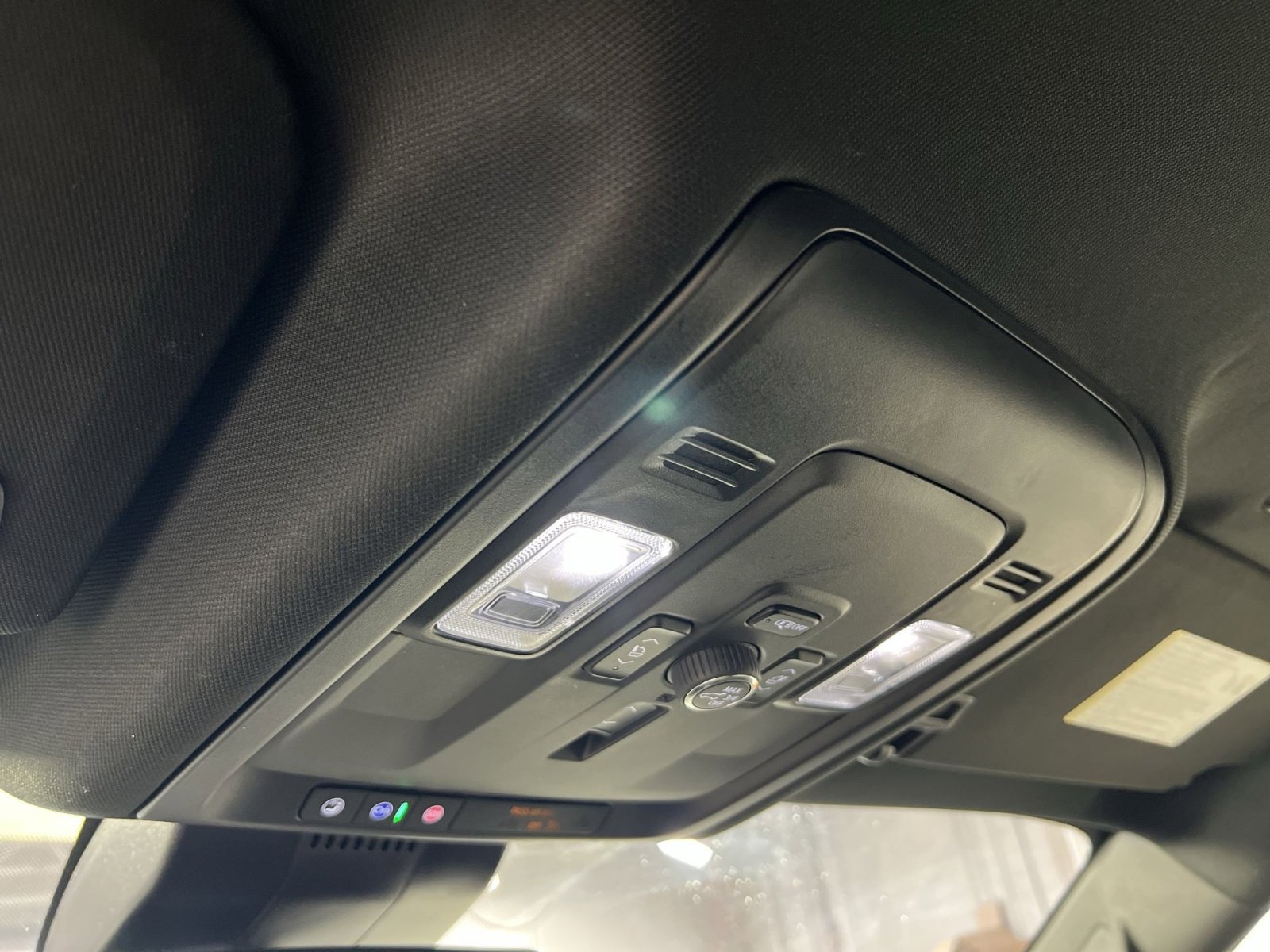 Used 2025 GMC Yukon XL Denali image 36