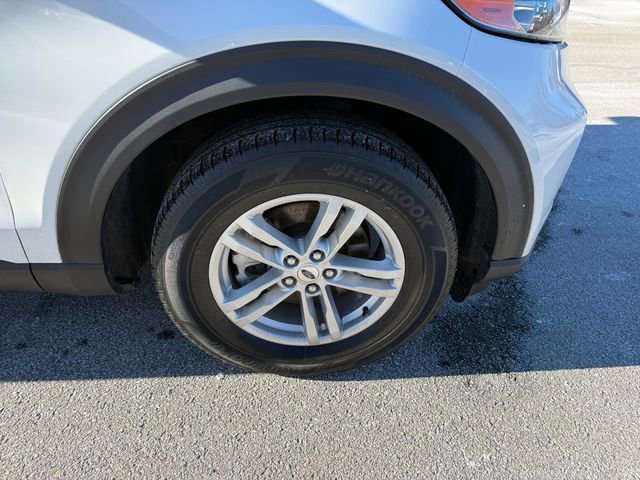 Used 2022 Ford Explorer XLT w/ Equipment Group 202A image 29