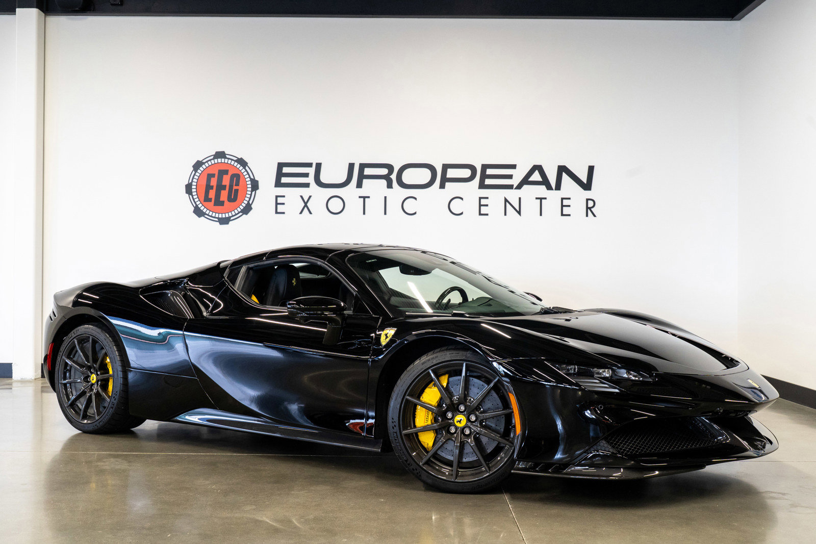 Used 2025 Ferrari SF90 Spider AWD/4WD image 2