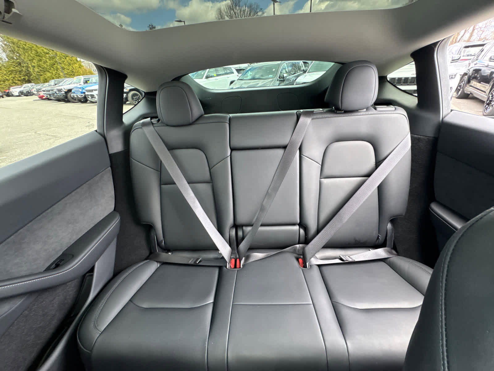 Used 2025 Tesla Model Y Performance image 25