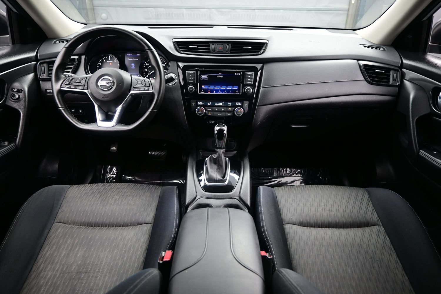 Used 2018 Nissan Rogue SV FWD image 17