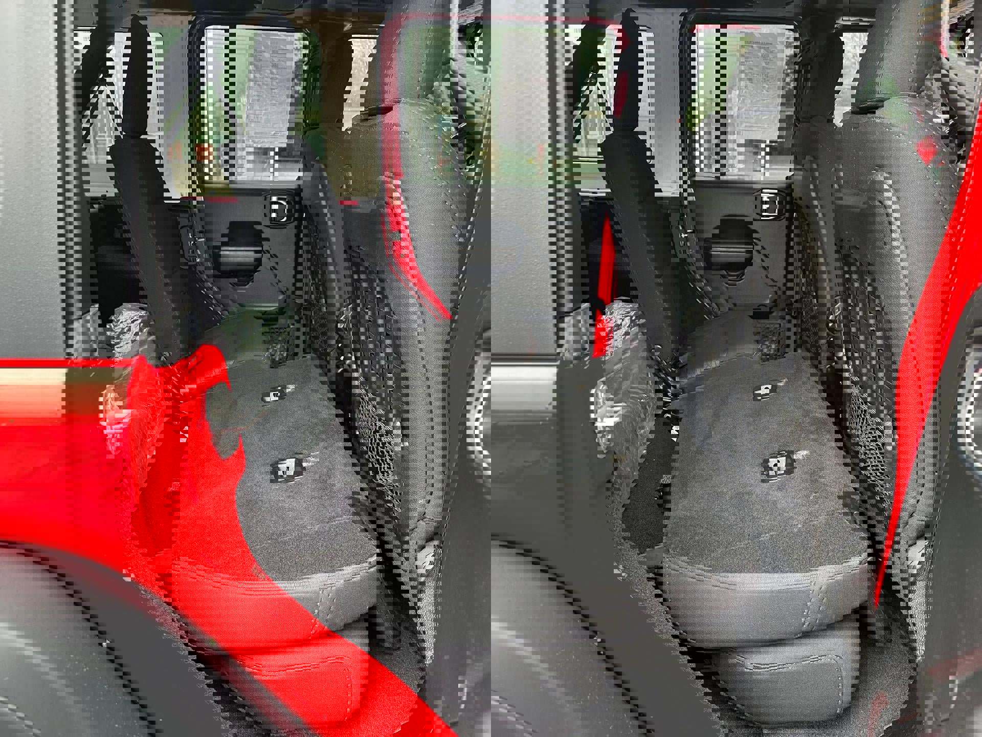 Used 2018 Jeep Wrangler Unlimited Rubicon image 34