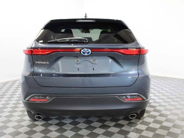 Used 2024 Toyota Venza LE AWD/4WD image 5