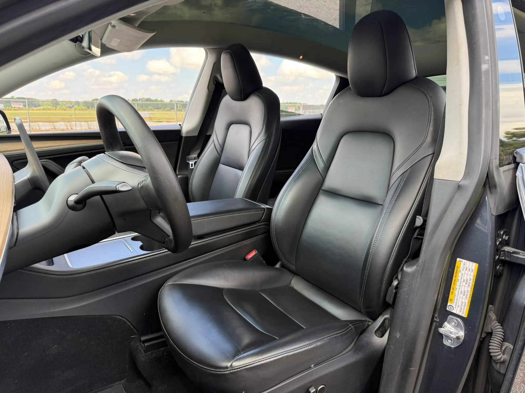 Used 2024 Tesla Model Y Long Range AWD/4WD image 26
