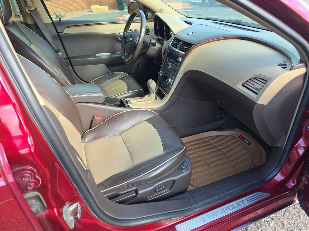 Used 2008 Chevrolet Malibu LTZ w/ Rear Power Package FWD image 28