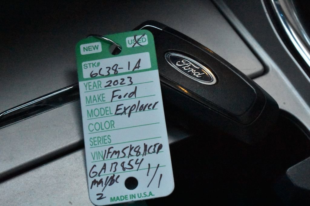 Used 2023 Ford Explorer Platinum w/ Technology Package AWD/4WD image 40