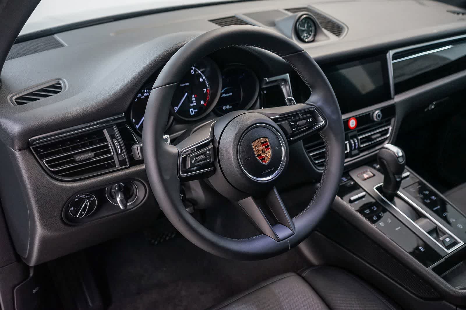 New 2026 Porsche Macan AWD/4WD image 4