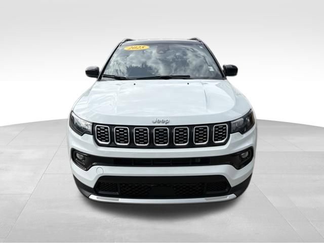 Used 2025 Jeep Compass Limited image 7