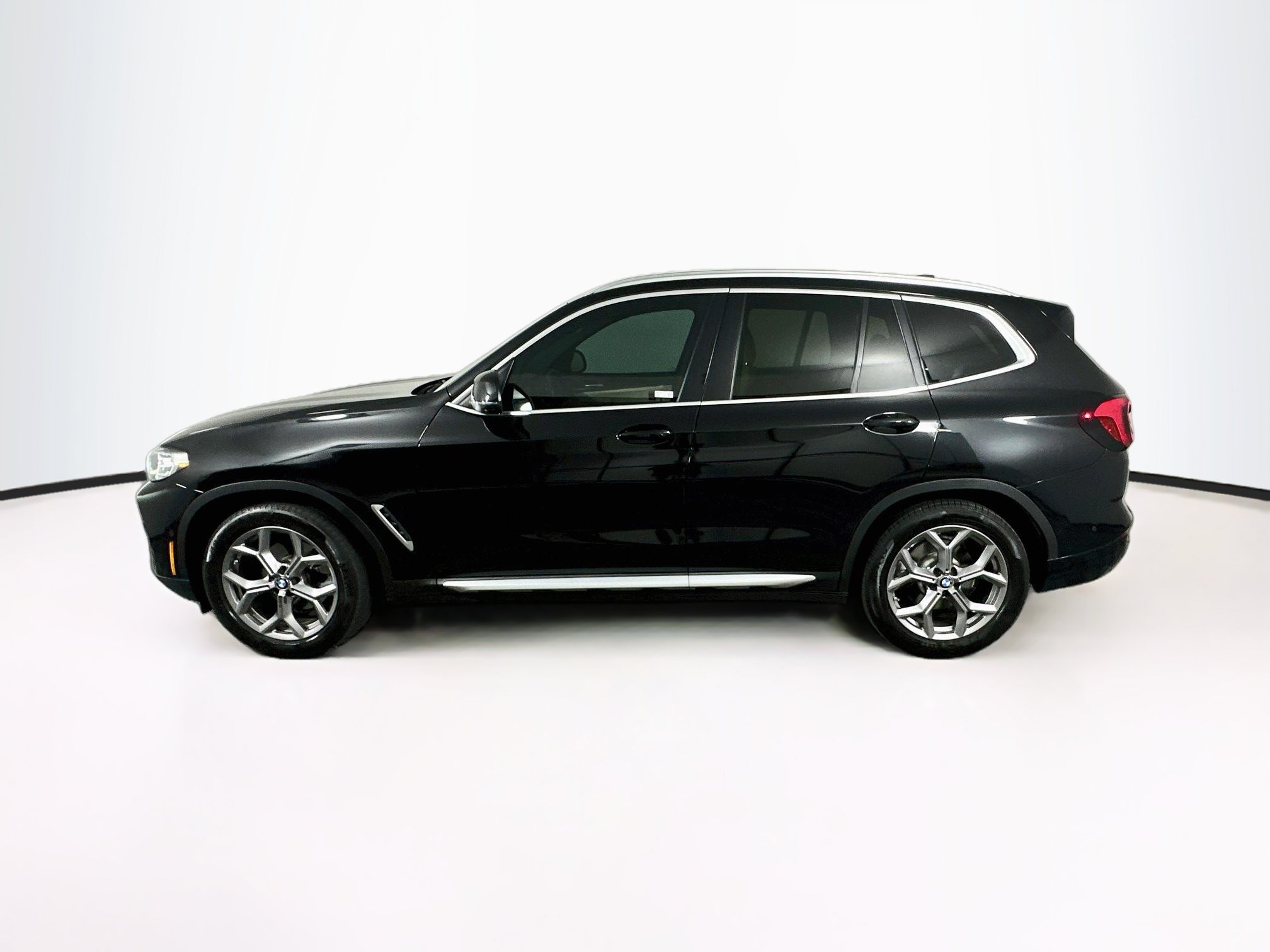 Used 2024 BMW X3 sDrive30i w/ Convenience Package RWD image 4