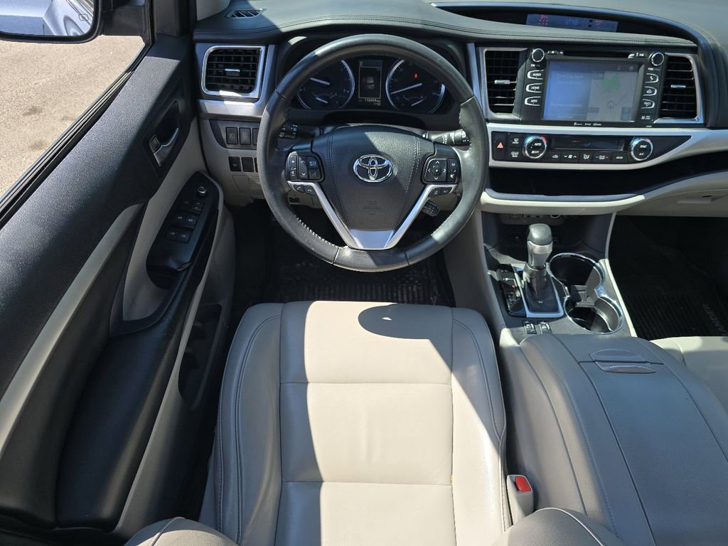 Used 2019 Toyota Highlander XLE AWD/4WD image 24