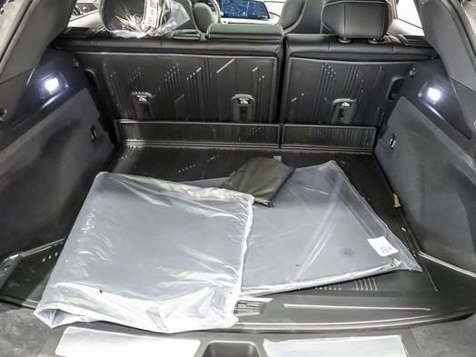 New 2025 Cadillac Lyriq Luxury w/ LPO, Floor Liner Package image 21