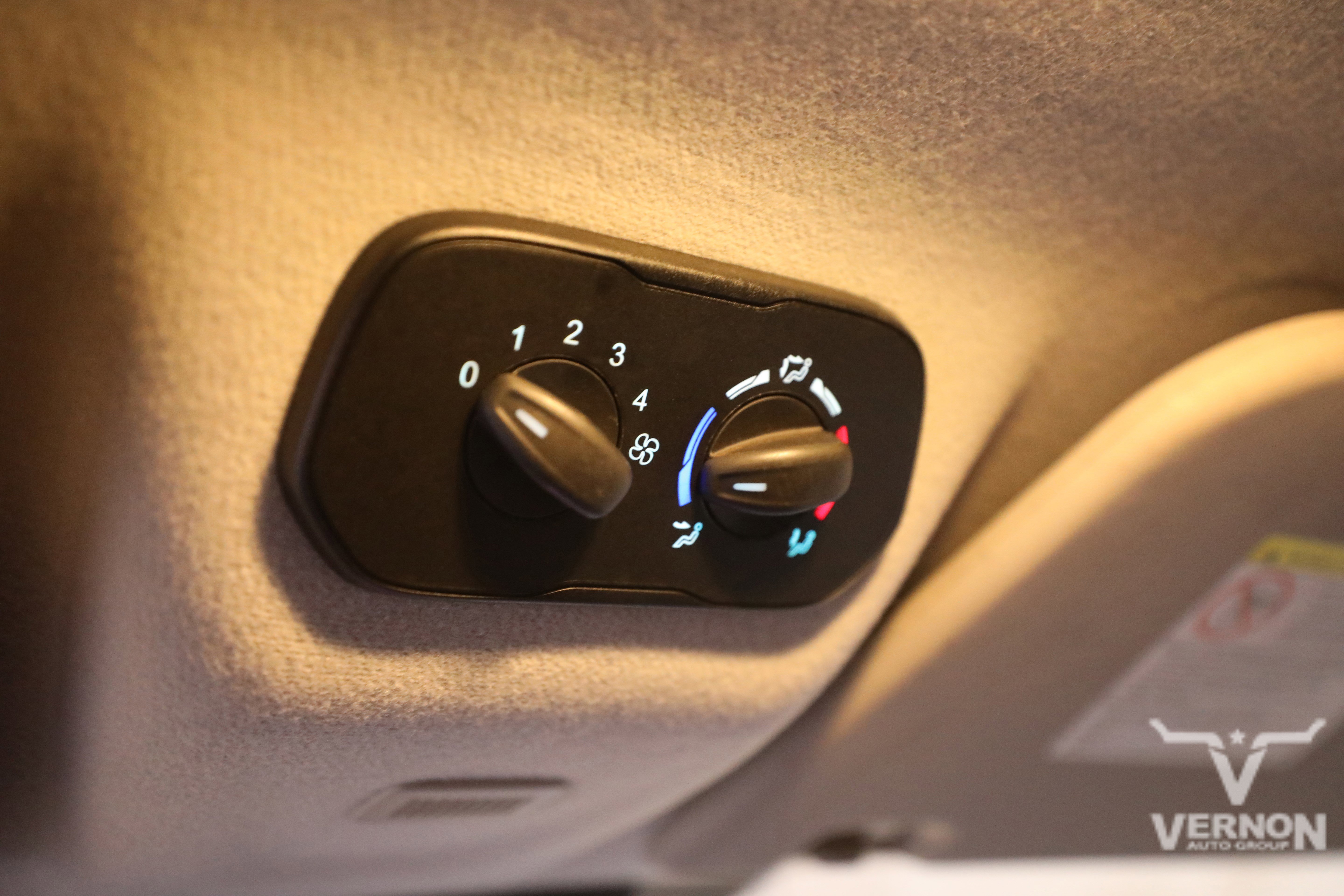 Used 2016 Ford Transit 350 XLT image 27